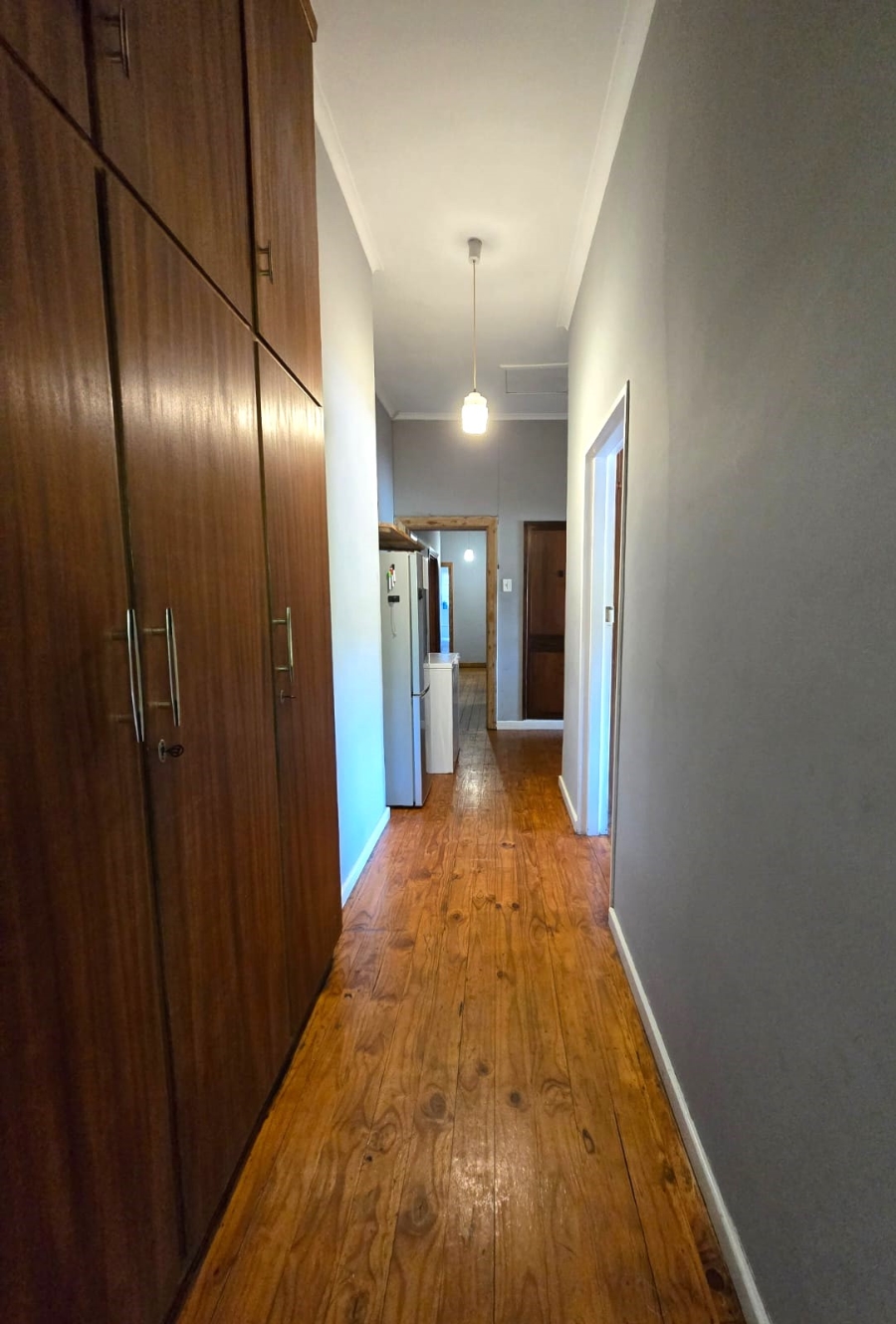 5 Bedroom Property for Sale in Lemoenkloof Western Cape